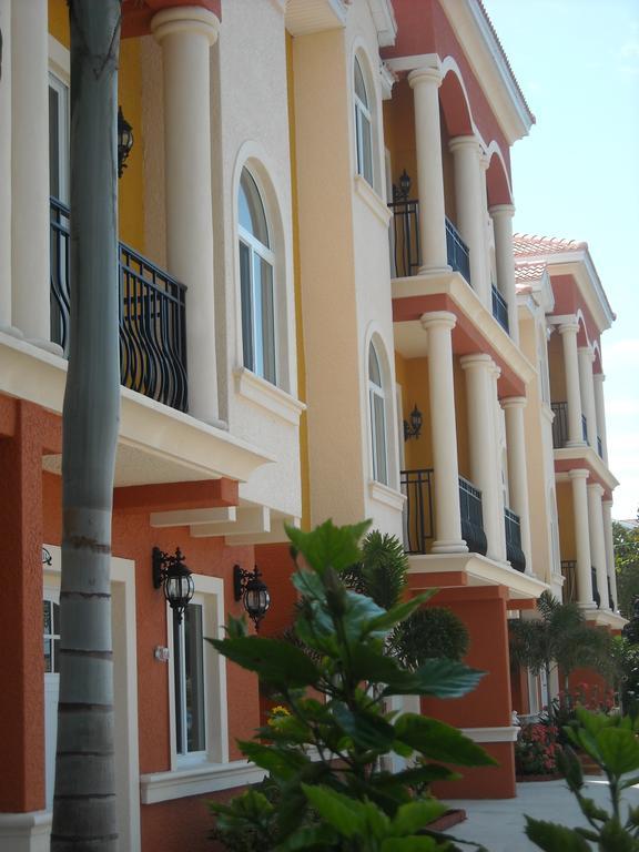 Mediterranean Three Story Beach Townhouse Сейнт Пийт Бийч Екстериор снимка