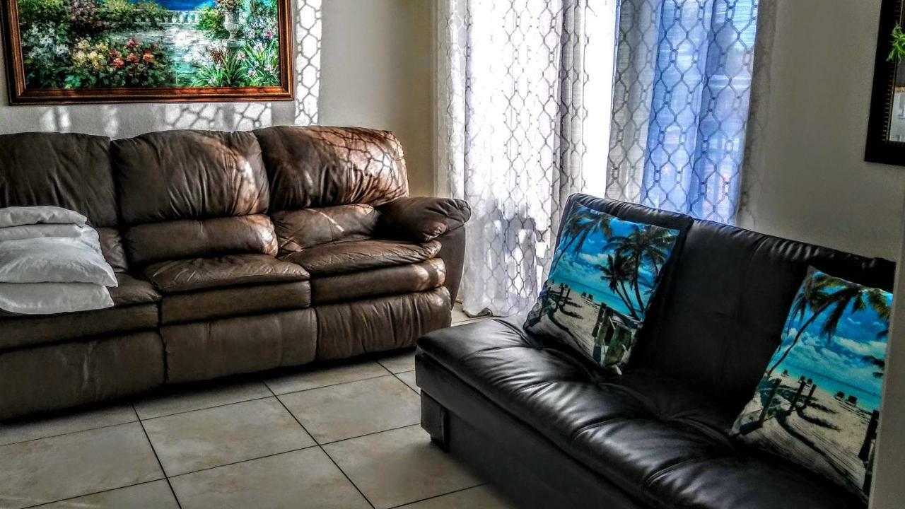 Mediterranean Three Story Beach Townhouse Сейнт Пийт Бийч Екстериор снимка