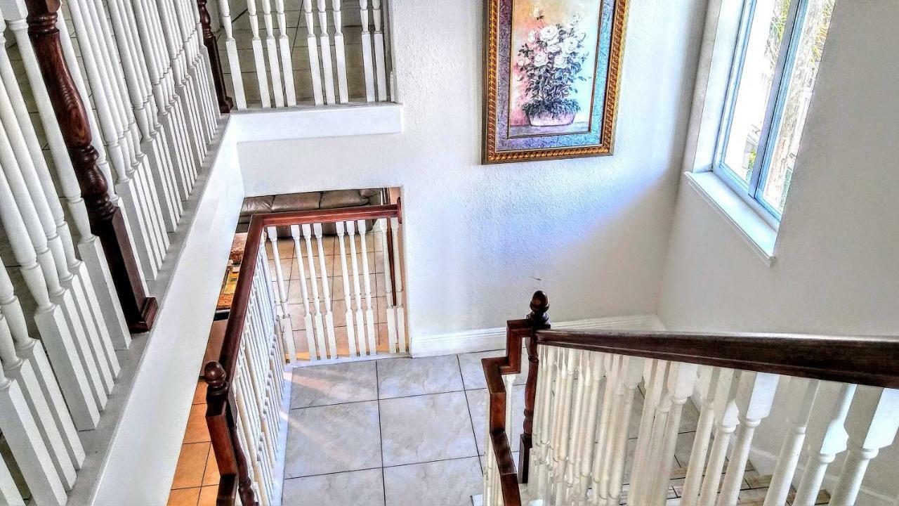 Mediterranean Three Story Beach Townhouse Сейнт Пийт Бийч Екстериор снимка