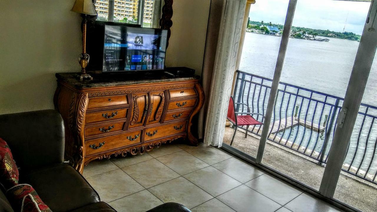 Mediterranean Three Story Beach Townhouse Сейнт Пийт Бийч Екстериор снимка