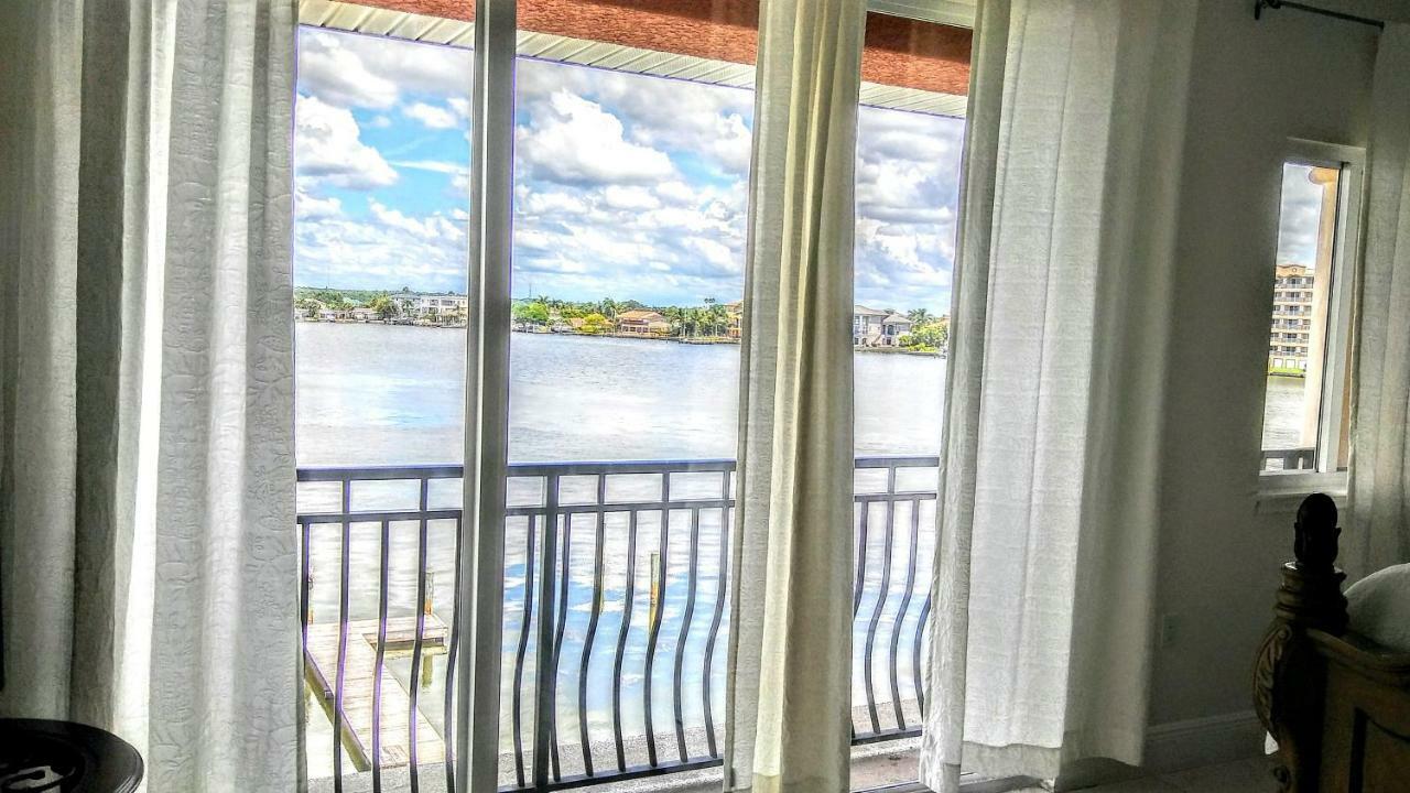 Mediterranean Three Story Beach Townhouse Сейнт Пийт Бийч Екстериор снимка