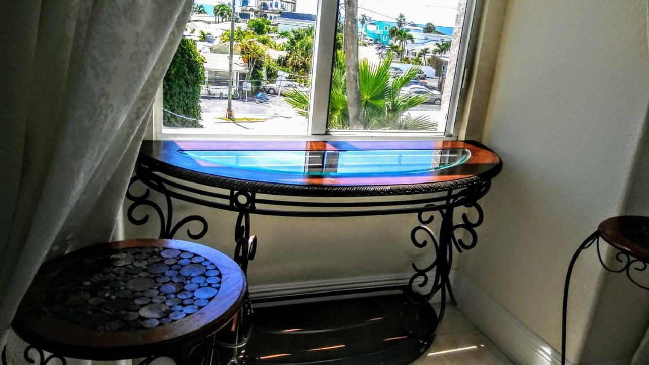 Mediterranean Three Story Beach Townhouse Сейнт Пийт Бийч Екстериор снимка